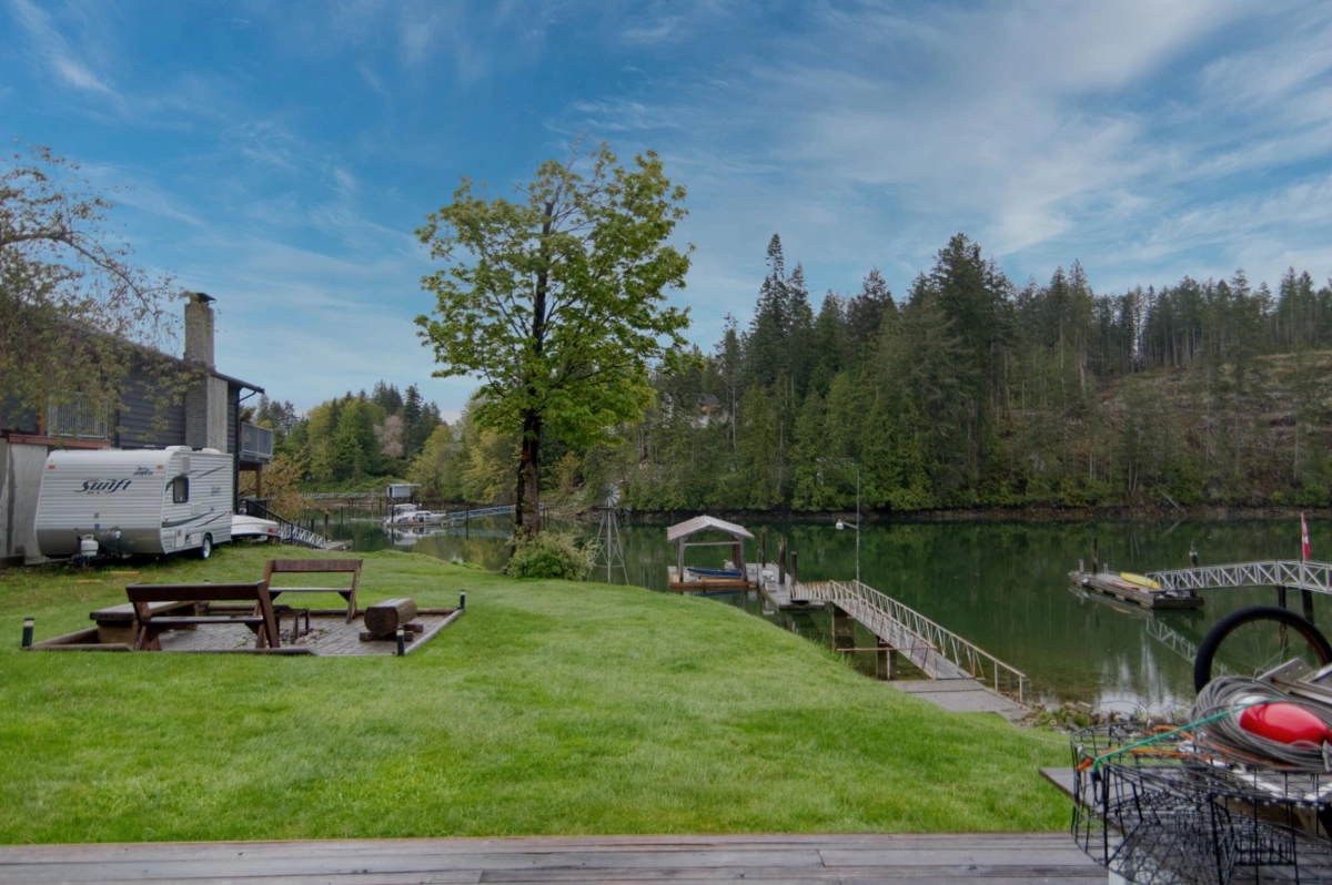Kitchen Island Photo of 4618 Gerrans Bay Road, Madeira Park, BC