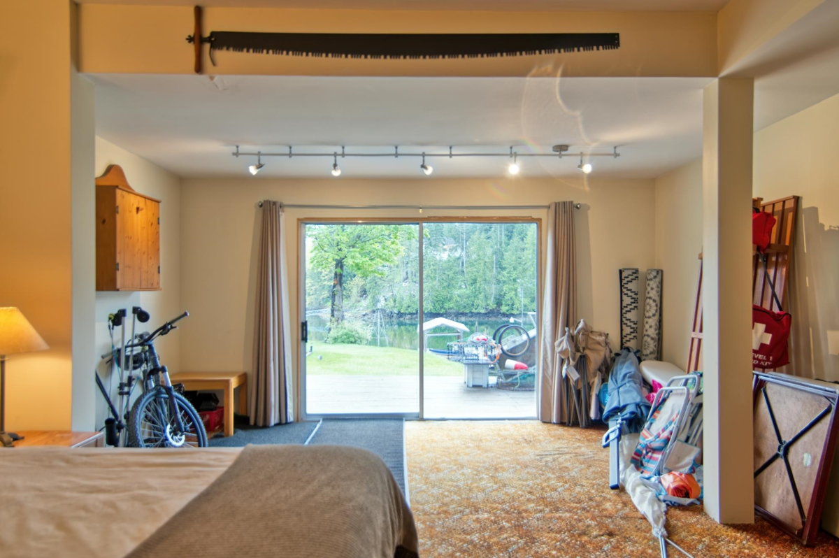 Powder Room Photo of 4618 Gerrans Bay Road, Madeira Park, BC