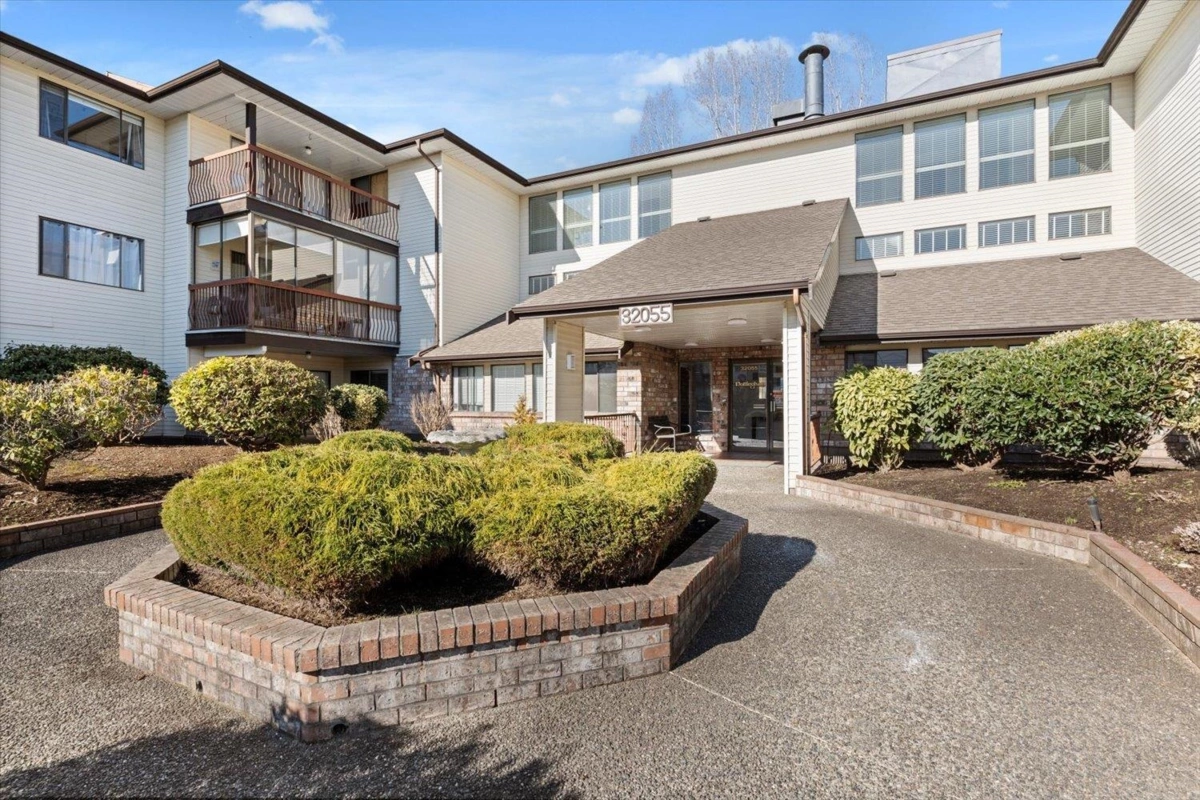 Exterior Front Photo of 202 32055 Old Yale Road, Abbotsford, BC