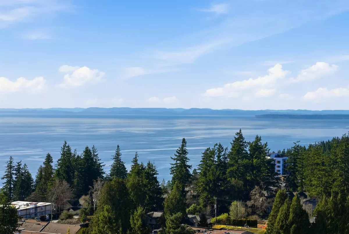 Bedroom 2 Photo of 1403 1501 Foster Street, White Rock, BC