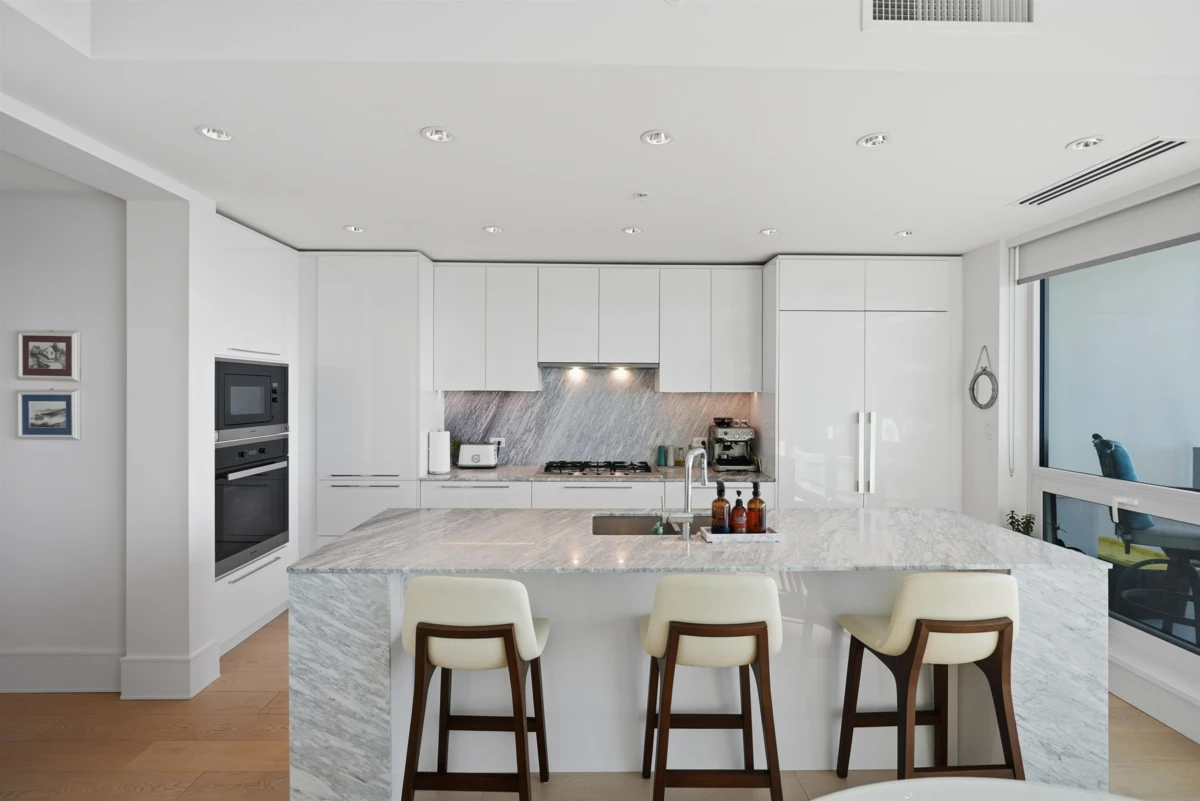 Bedroom 4 Photo of 1403 1501 Foster Street, White Rock, BC