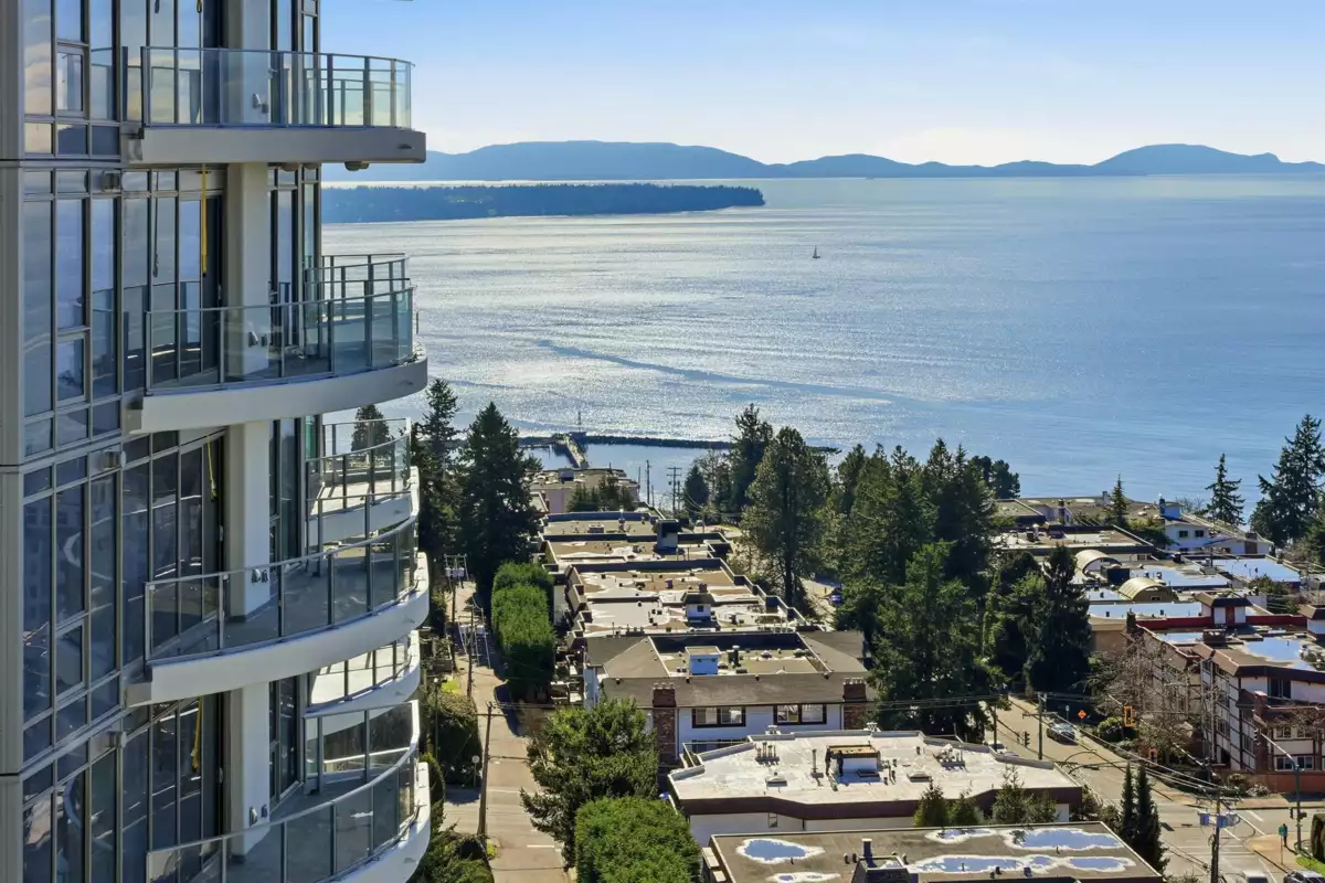 Exterior Rear Photo of 1403 1501 Foster Street, White Rock, BC