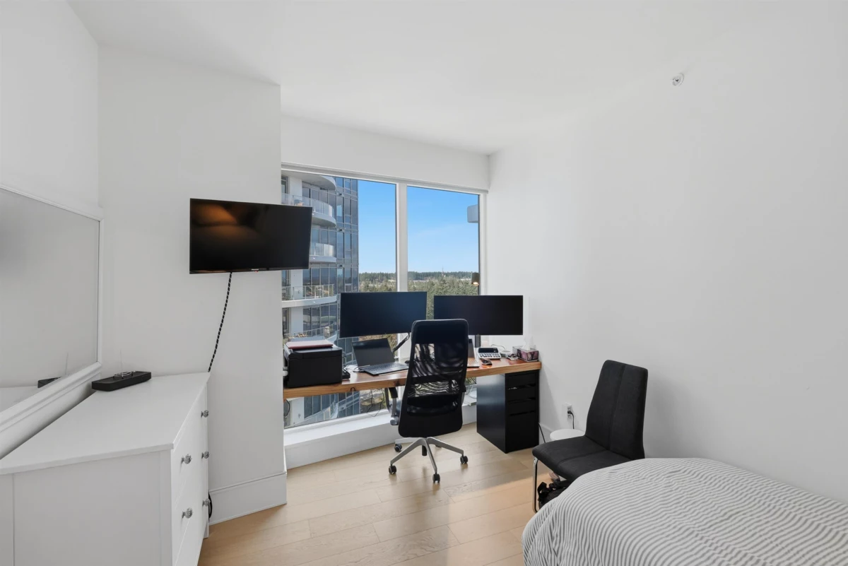 Hallway Photo of 1403 1501 Foster Street, White Rock, BC