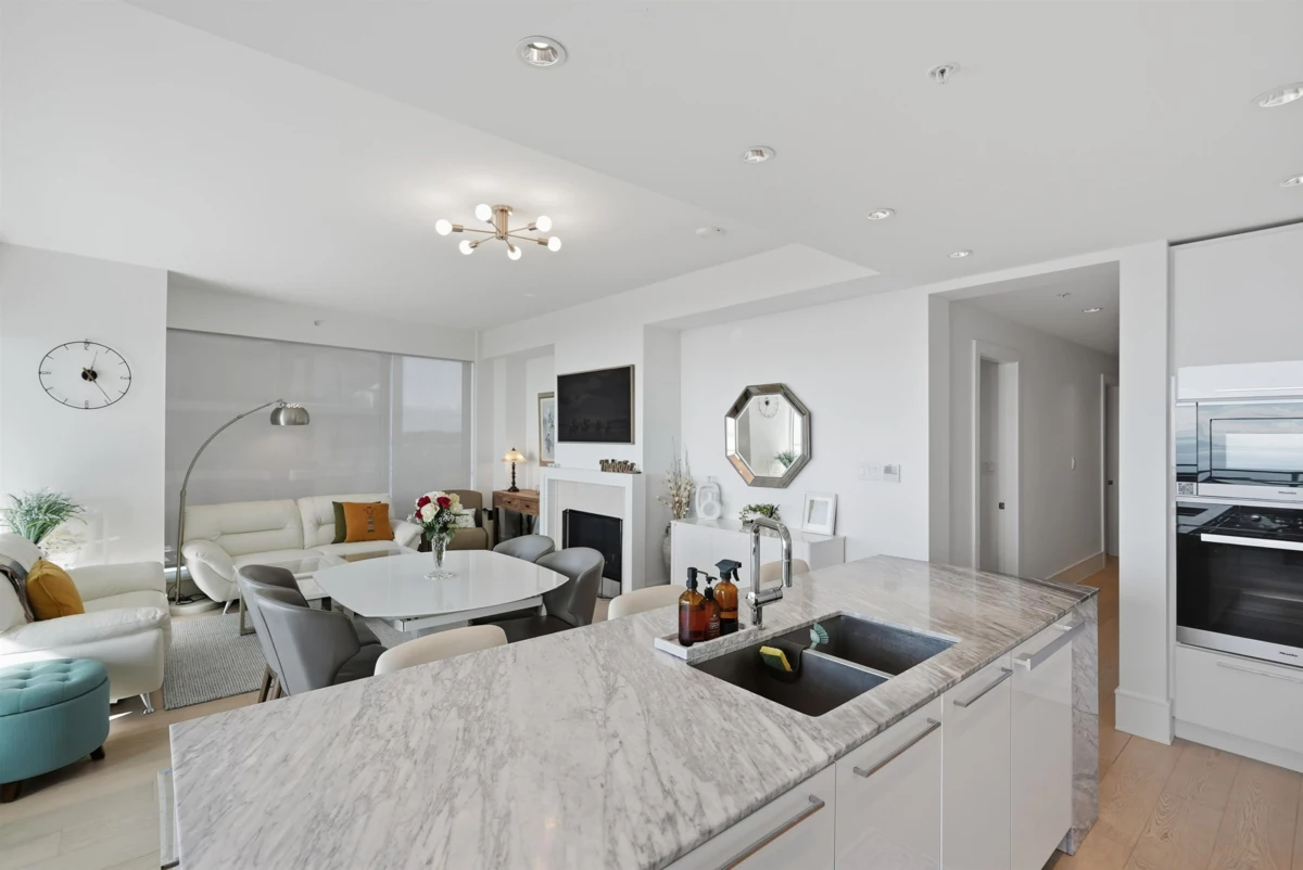 Primary Bedroom Photo of 1403 1501 Foster Street, White Rock, BC