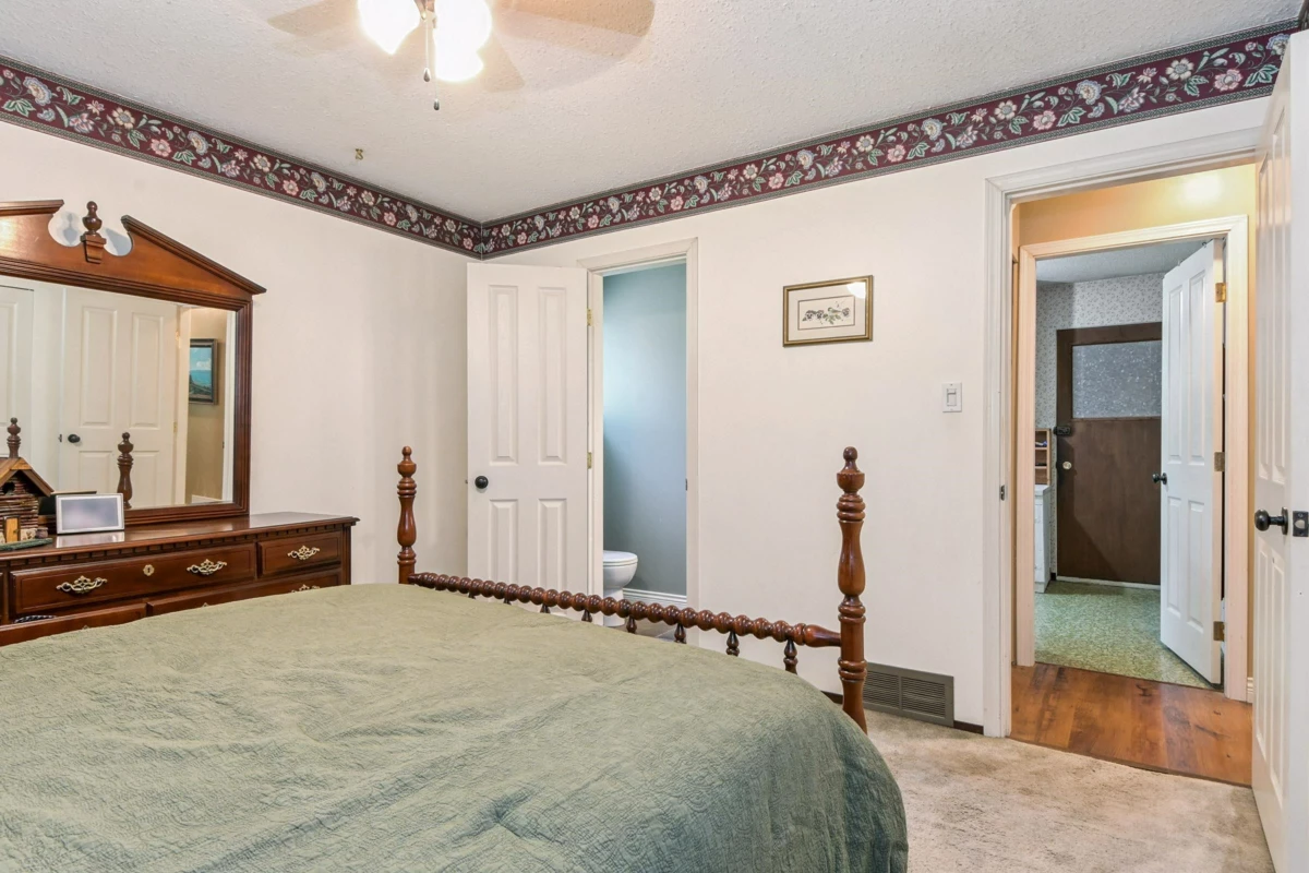 Bedroom 4 Photo of 4323 200 Street, Langley, BC