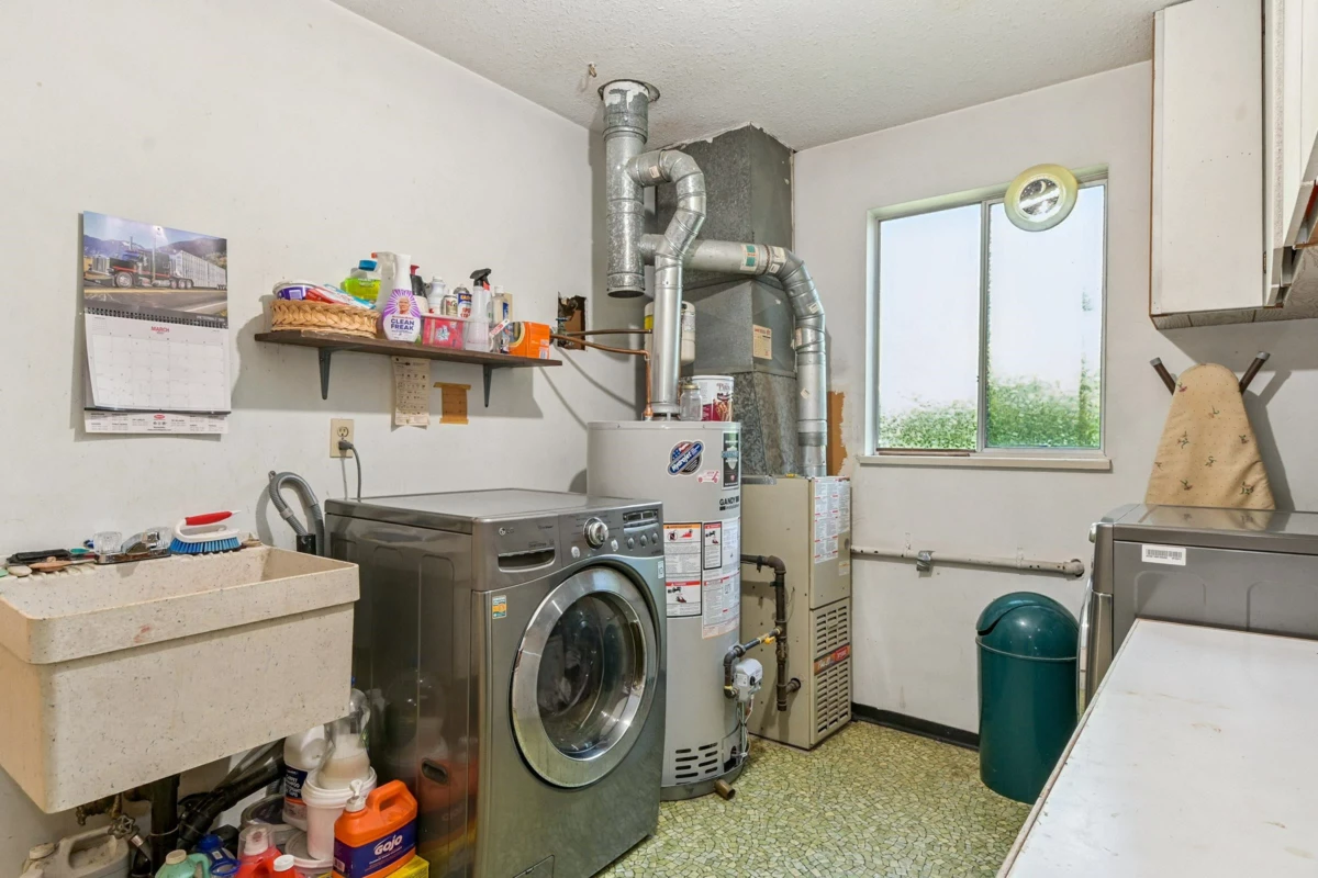 Laundry Room Photo of 4323 200 Street, Langley, BC