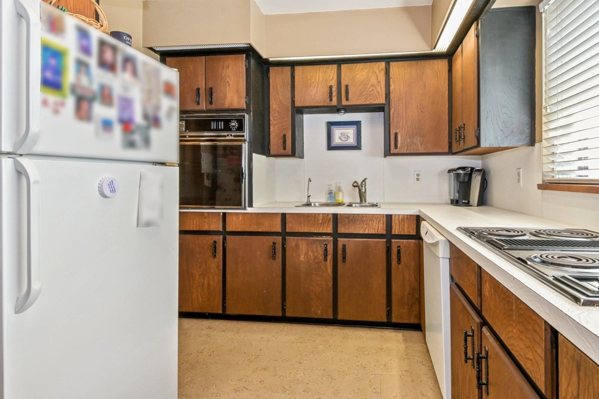 Walk-In Closet Photo of 4323 200 Street, Langley, BC