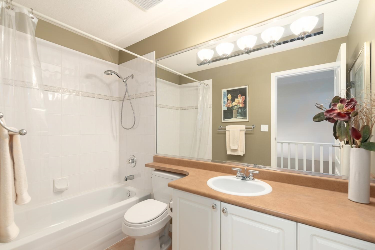 Backyard Photo of 74 14909 32 Avenue, Surrey, BC