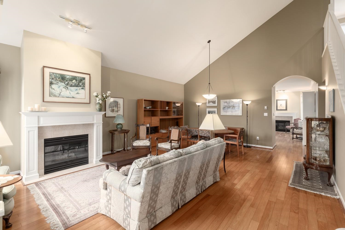 Dining Area Photo of 74 14909 32 Avenue, Surrey, BC
