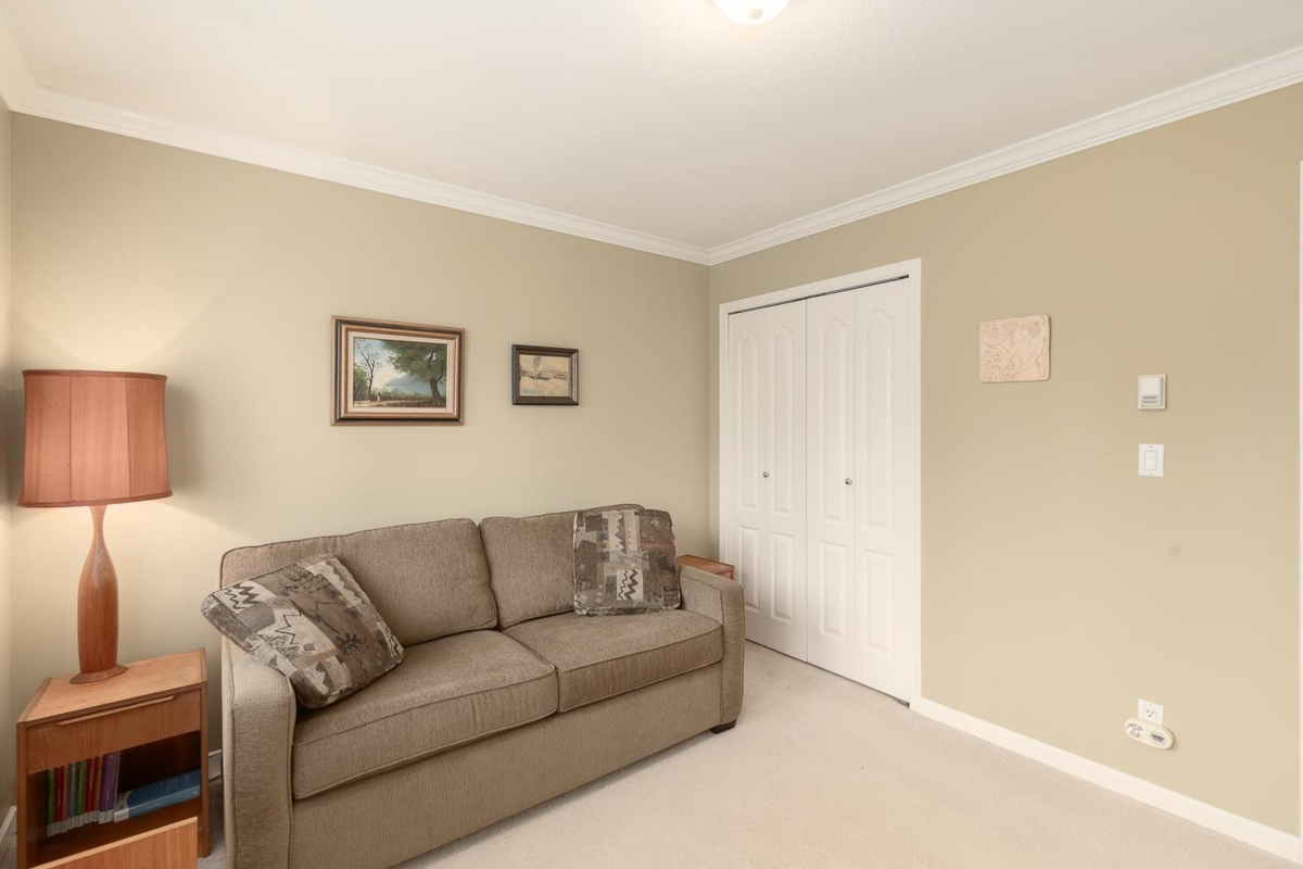 Hallway Photo of 74 14909 32 Avenue, Surrey, BC