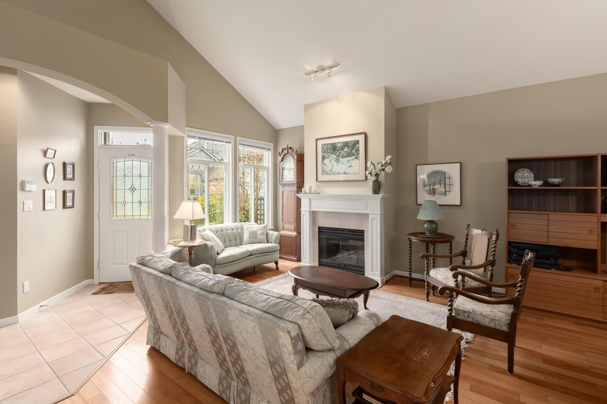 Kitchen Island Photo of 74 14909 32 Avenue, Surrey, BC