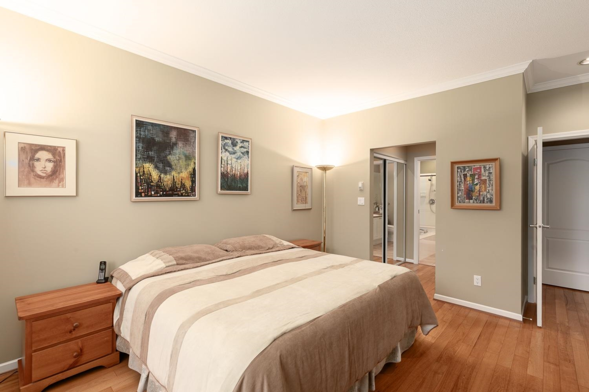 Walk-In Closet Photo of 74 14909 32 Avenue, Surrey, BC