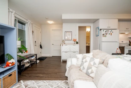 Entry Foyer Photo of 374 Simpson Street, New Westminster, BC