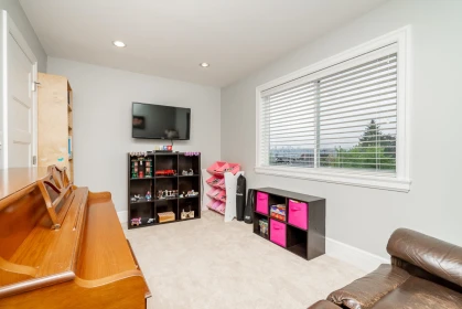 Laundry Room Photo of 374 Simpson Street, New Westminster, BC