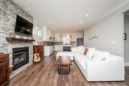 374 Simpson Street, New Westminster, BC