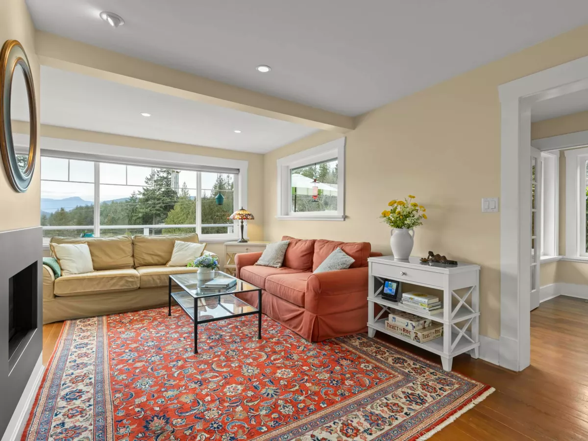 Family Room Photo of 6252 Wellington Avenue, West Vancouver, BC