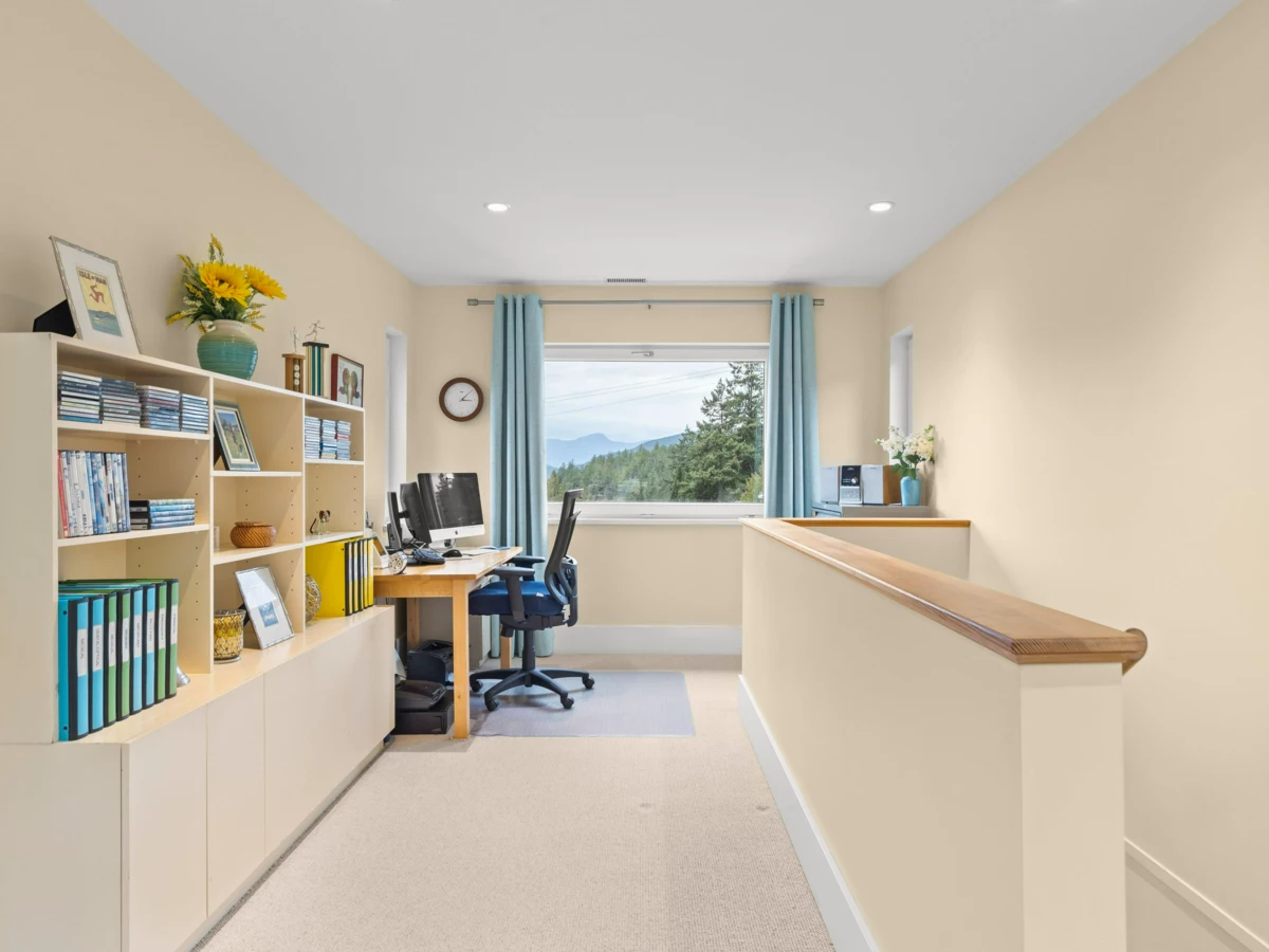 Garage Interior Photo of 6252 Wellington Avenue, West Vancouver, BC