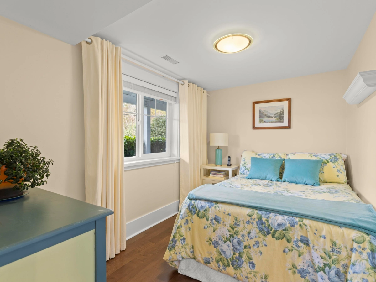 Hot Tub / Spa Photo of 6252 Wellington Avenue, West Vancouver, BC