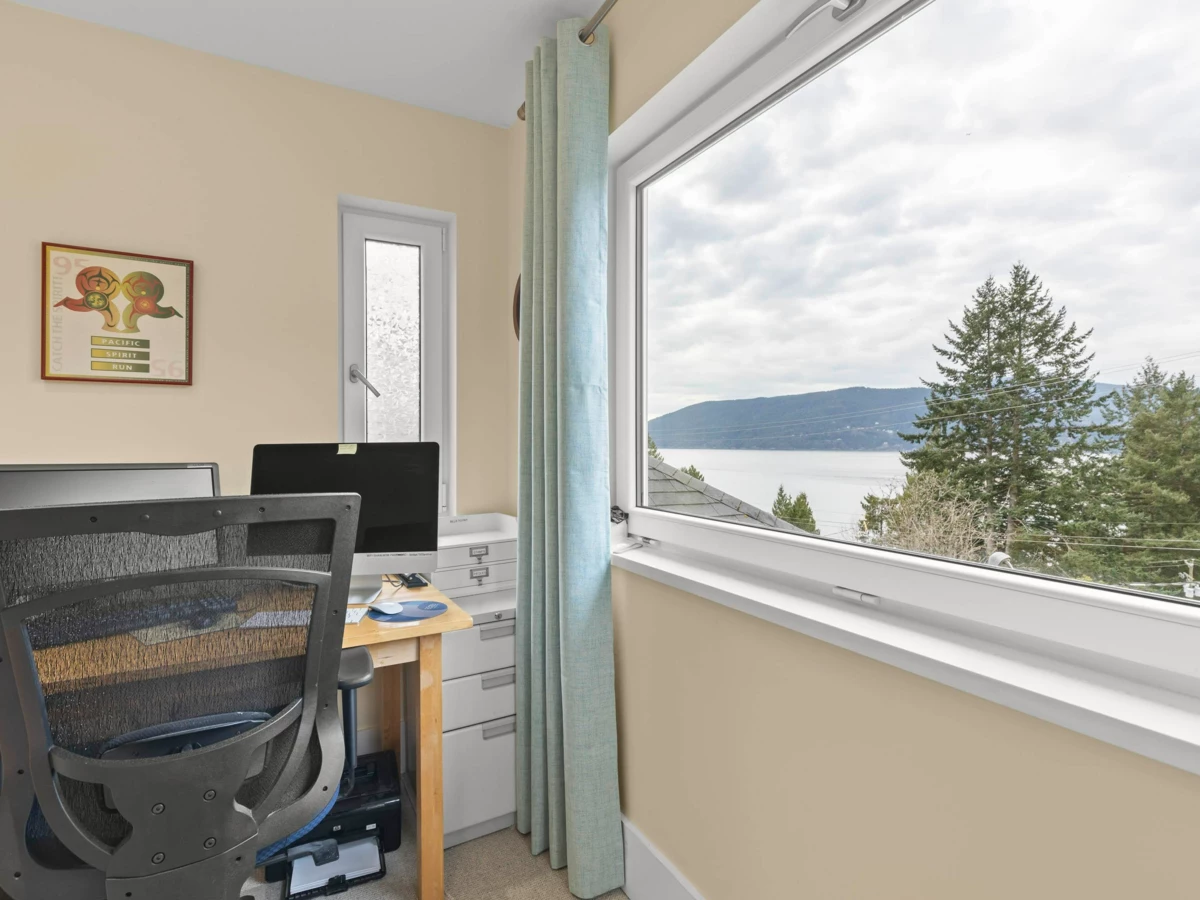 Outdoor Patio Photo of 6252 Wellington Avenue, West Vancouver, BC