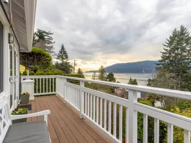 Breakfast Nook Photo of 6252 Wellington Avenue, West Vancouver, BC