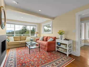 6252 Wellington Avenue, West Vancouver, BC