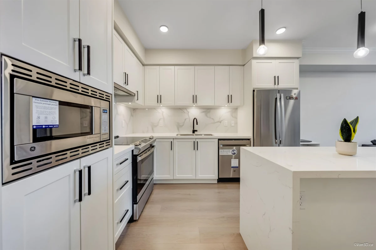 Kitchen Island Photo of 111 12109 223 Street, Maple Ridge, BC