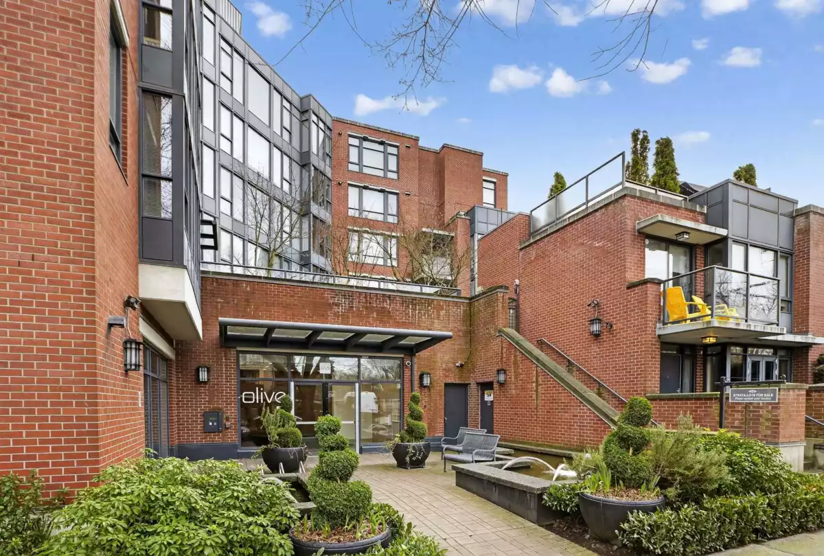 Front Yard Photo of 207 3228 Tupper Street, Vancouver, BC