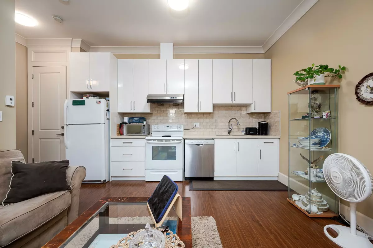 Hot Tub / Spa Photo of 10500 Caithcart Road, Richmond, BC