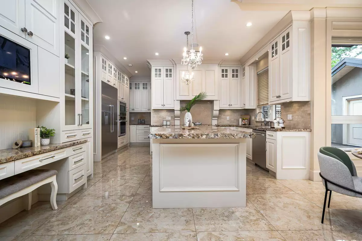 Kitchen Island Photo of 10500 Caithcart Road, Richmond, BC