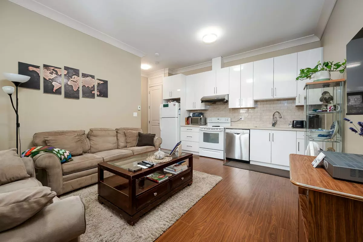 Swimming Pool Photo of 10500 Caithcart Road, Richmond, BC