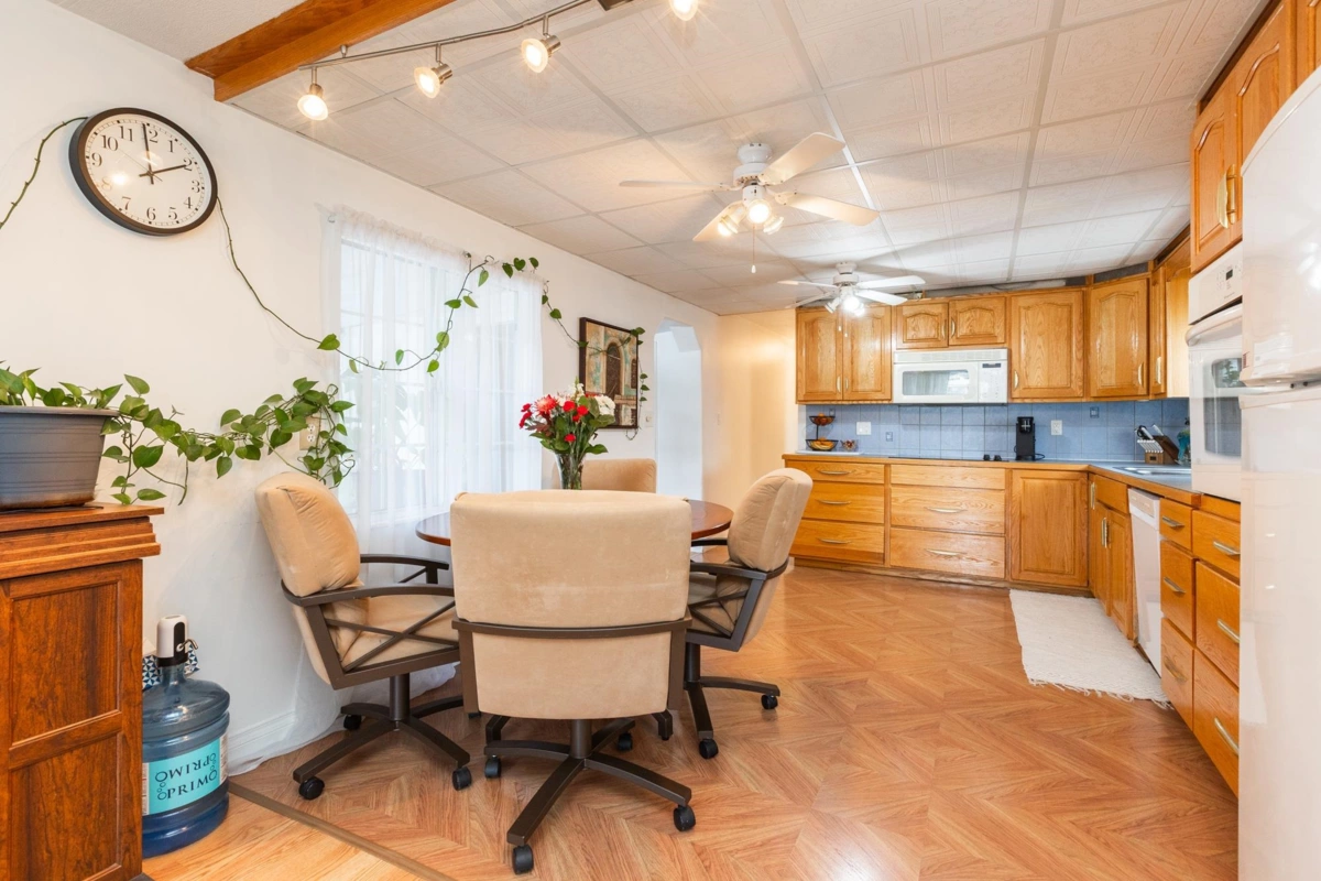 Bedroom 4 Photo of 287 201 Cayer Street, Coquitlam, BC