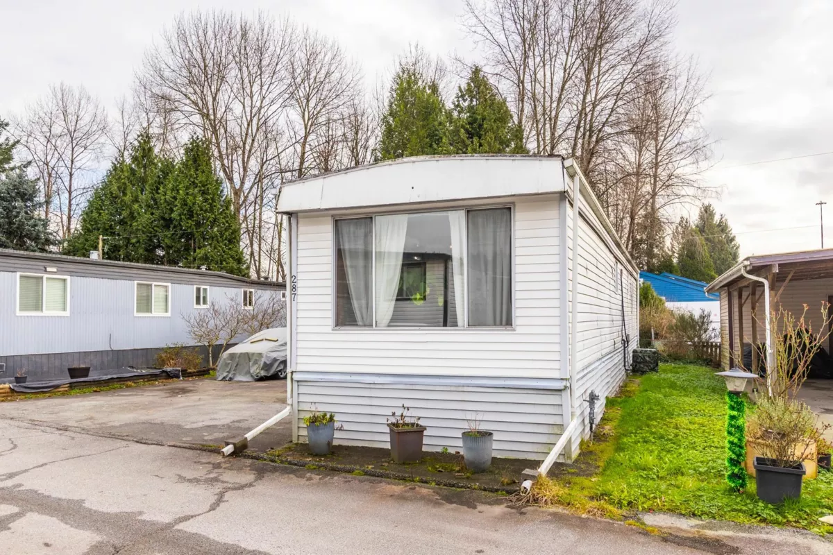 Dining Area Photo of 287 201 Cayer Street, Coquitlam, BC