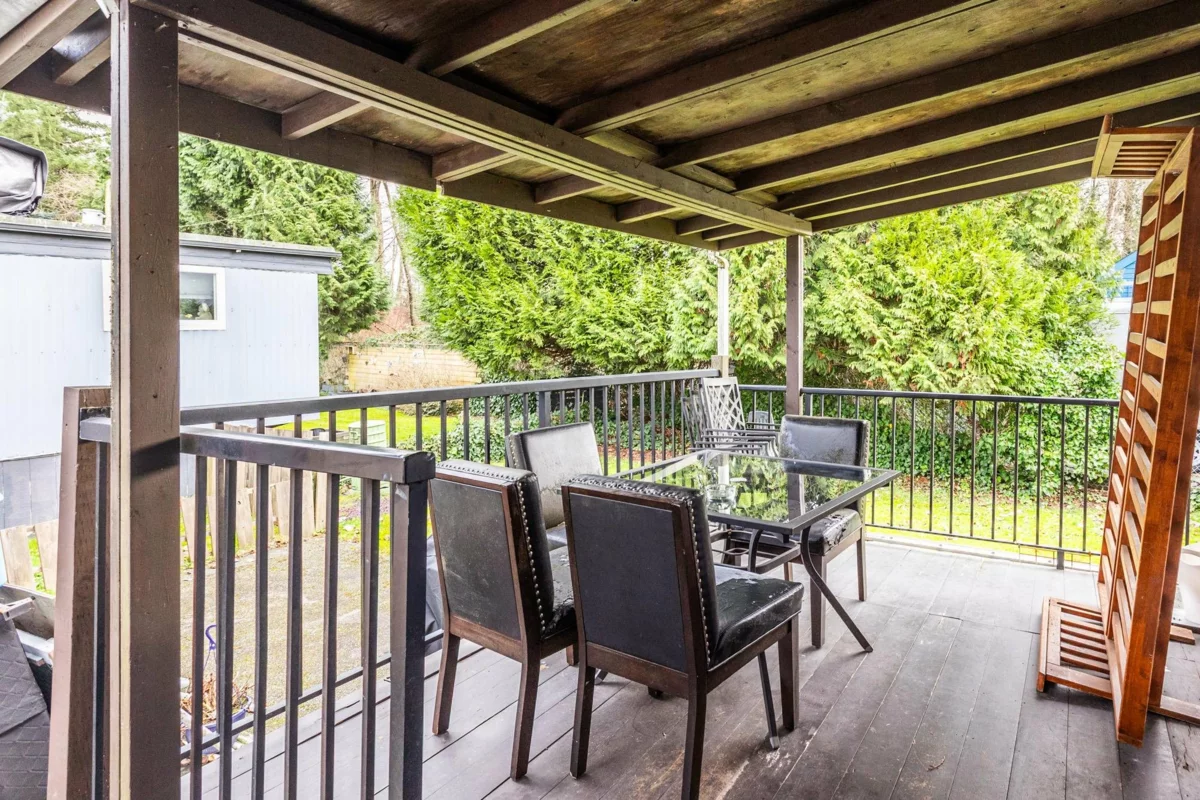 Front Yard Photo of 287 201 Cayer Street, Coquitlam, BC