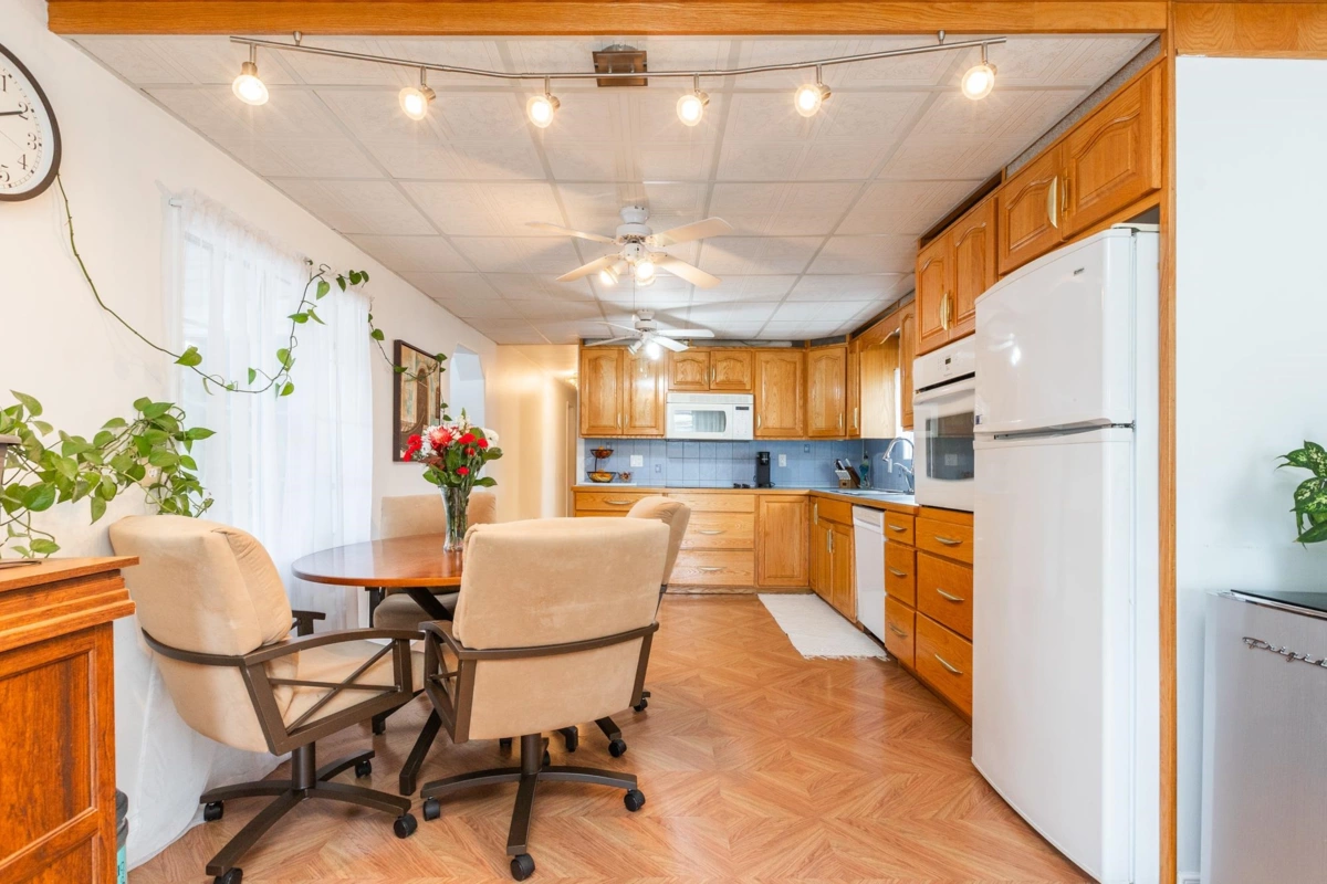 Guest Bathroom Photo of 287 201 Cayer Street, Coquitlam, BC