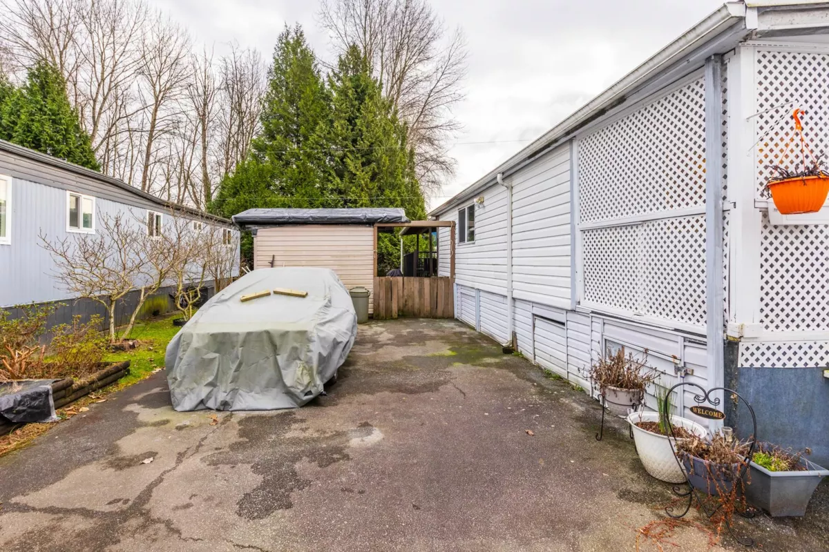 Kitchen Island Photo of 287 201 Cayer Street, Coquitlam, BC