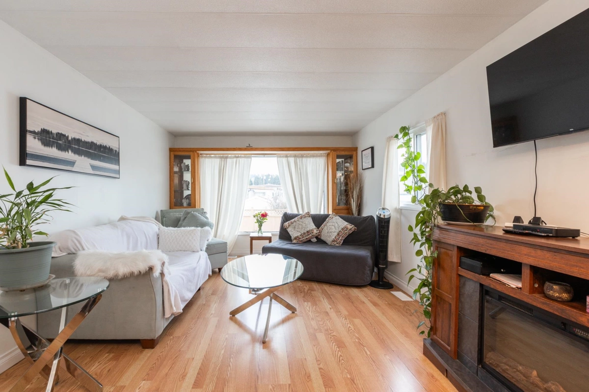 Walk-In Closet Photo of 287 201 Cayer Street, Coquitlam, BC