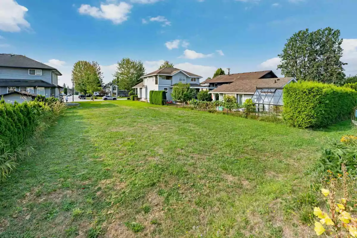 Kitchen Island Photo of 23217 117 Avenue, Maple Ridge, BC