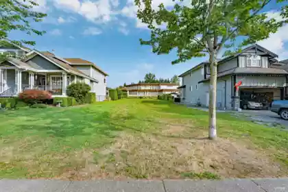 23217 117 Avenue, Maple Ridge, BC, Maple Ridge —  bed land for sale