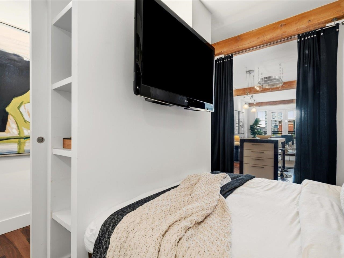 Basement Recreation Room Photo of 301 1275 Hamilton Street, Vancouver, BC