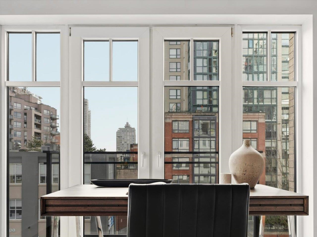 Kitchen Photo of 301 1275 Hamilton Street, Vancouver, BC