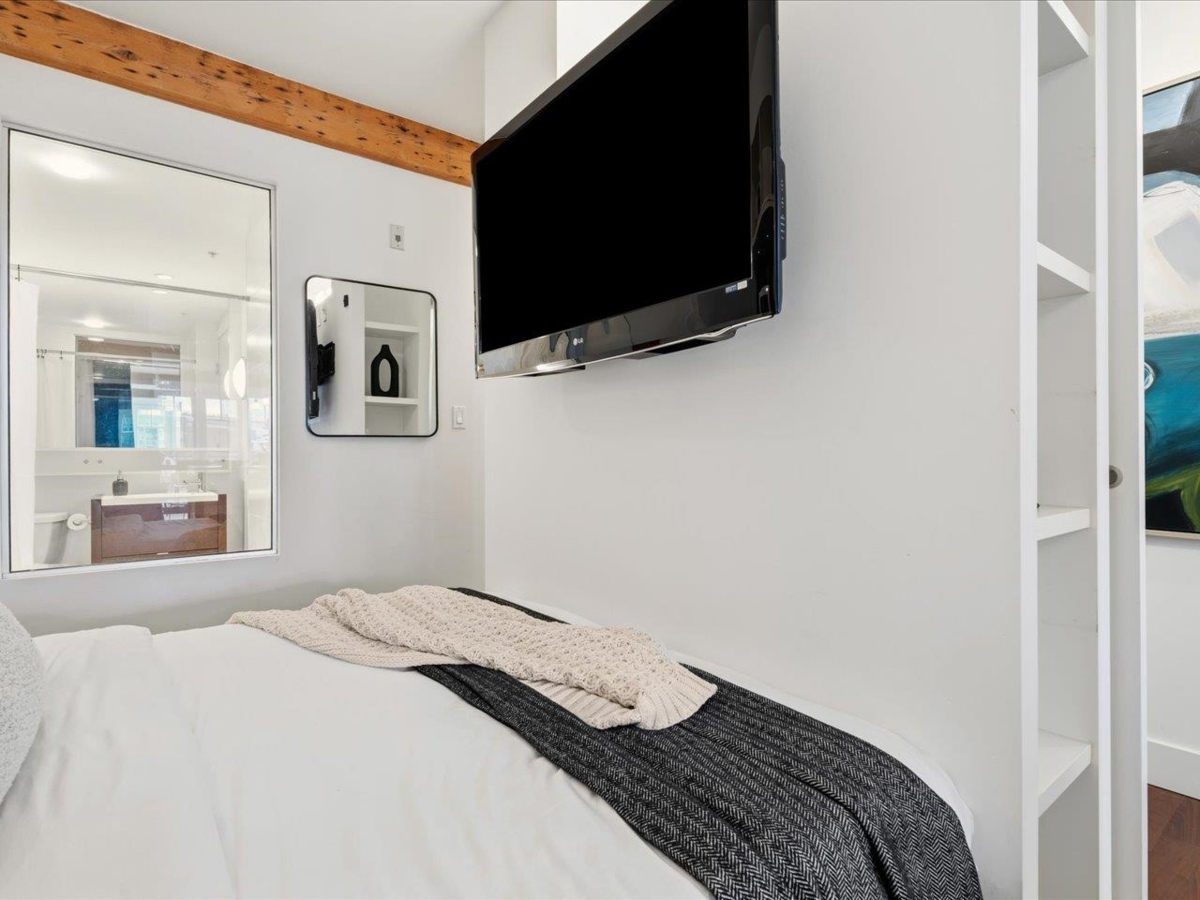 Laundry Room Photo of 301 1275 Hamilton Street, Vancouver, BC