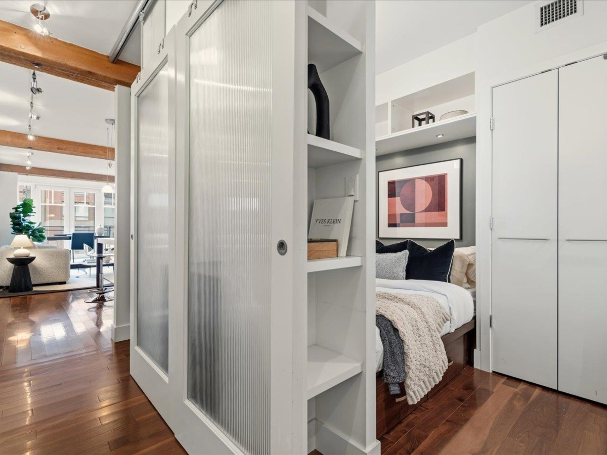 Powder Room Photo of 301 1275 Hamilton Street, Vancouver, BC