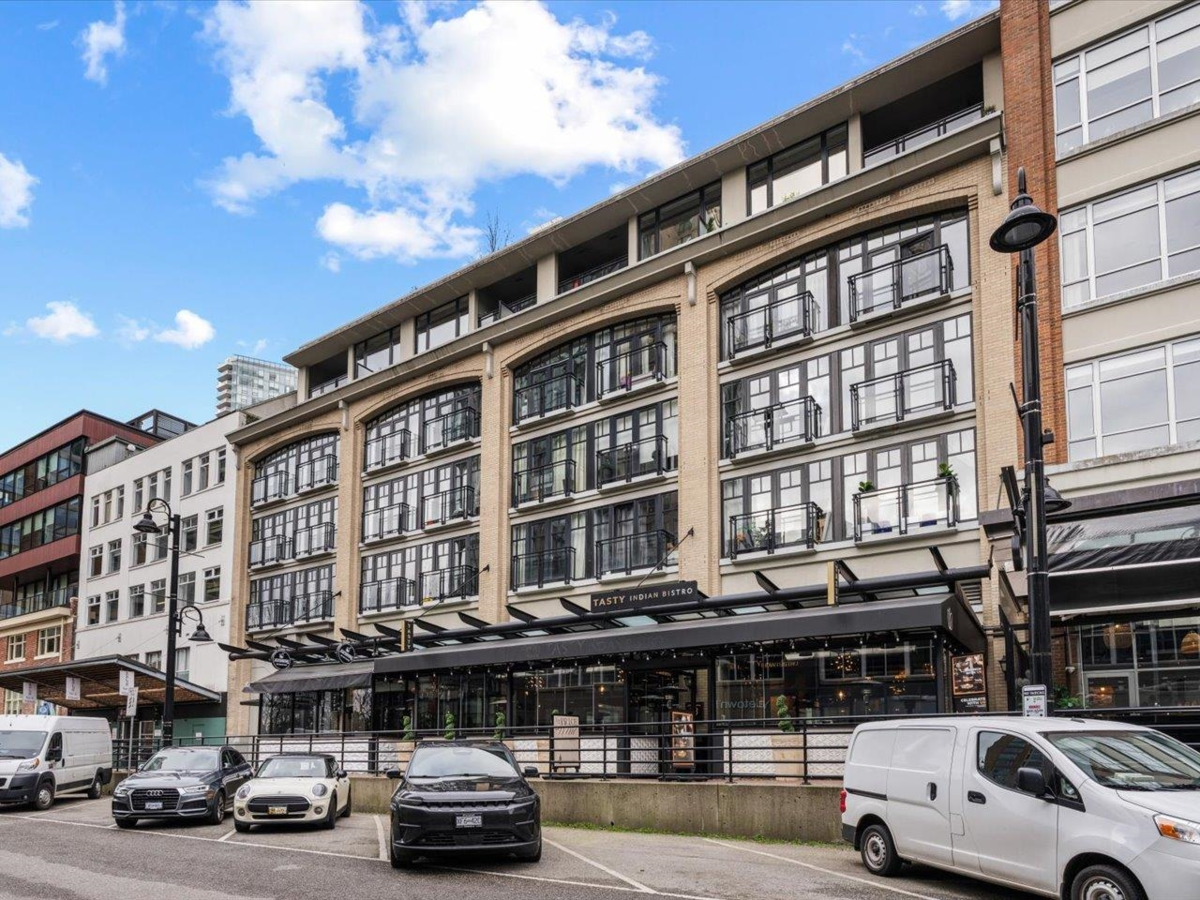 Staircase Photo of 301 1275 Hamilton Street, Vancouver, BC