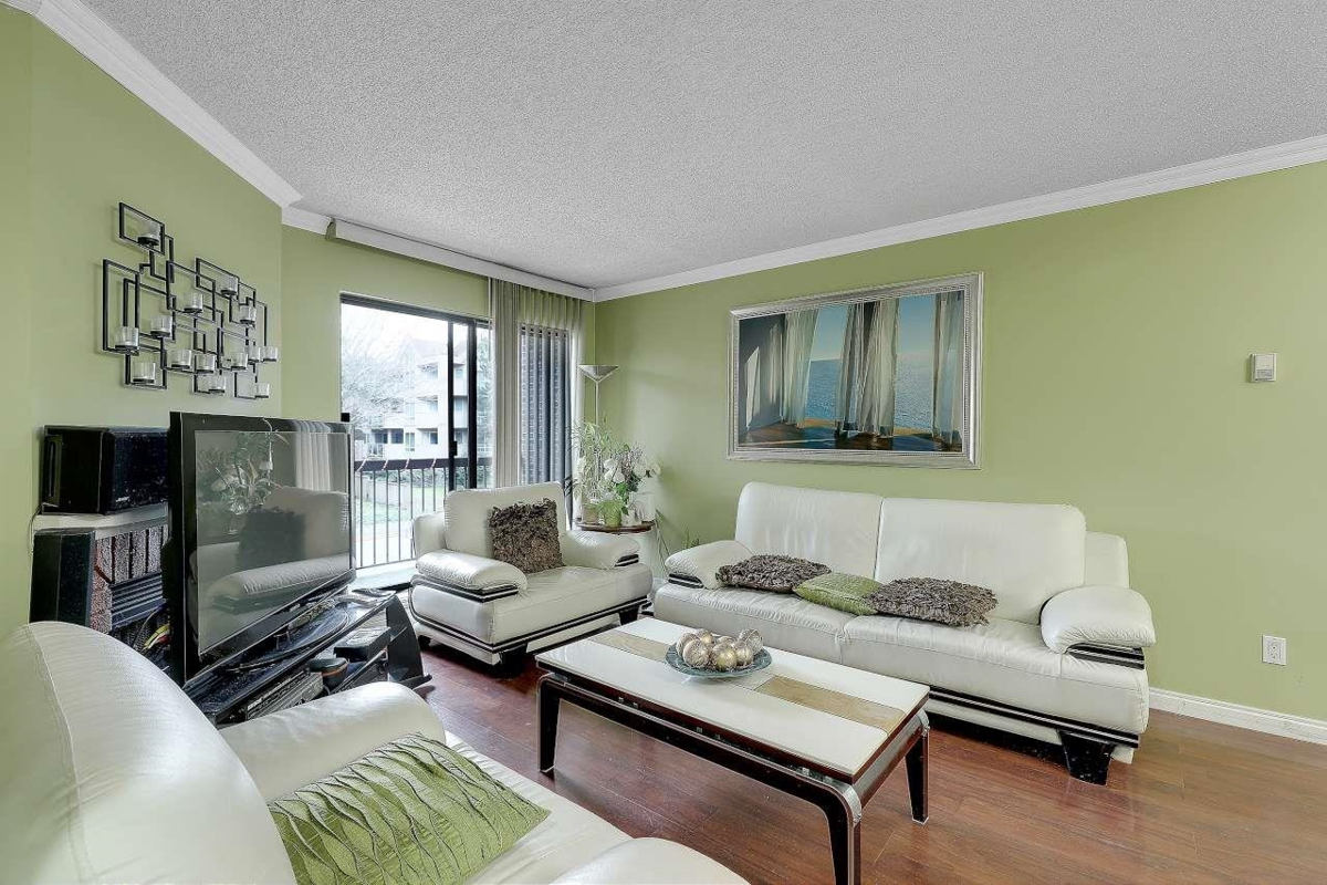 Kitchen Island Photo of 143 8500 Ackroyd Road, Richmond, BC