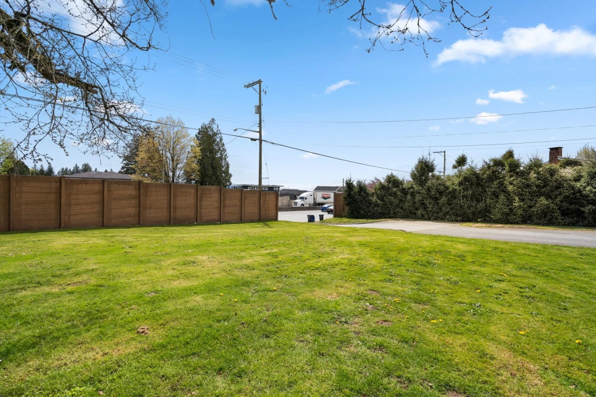 Family Room Photo of 14633 56 Avenue, Surrey, BC