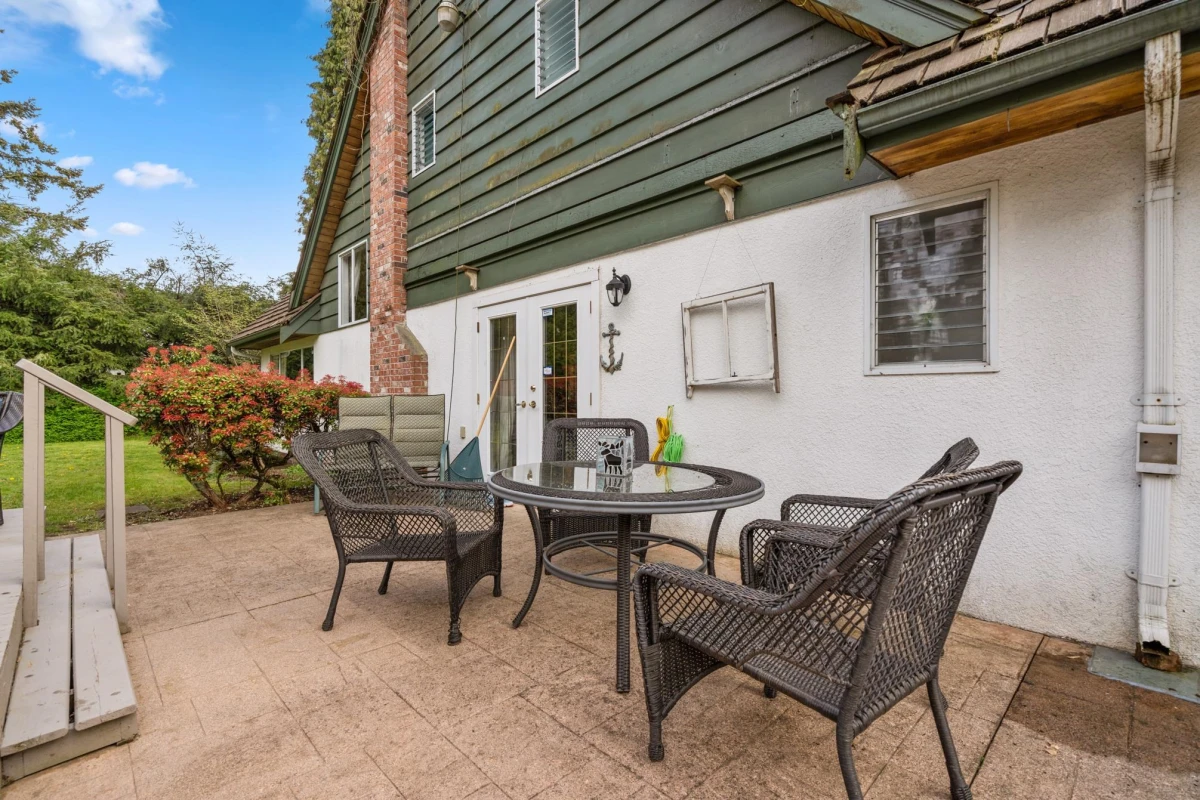 Outdoor Kitchen Photo of 14633 56 Avenue, Surrey, BC