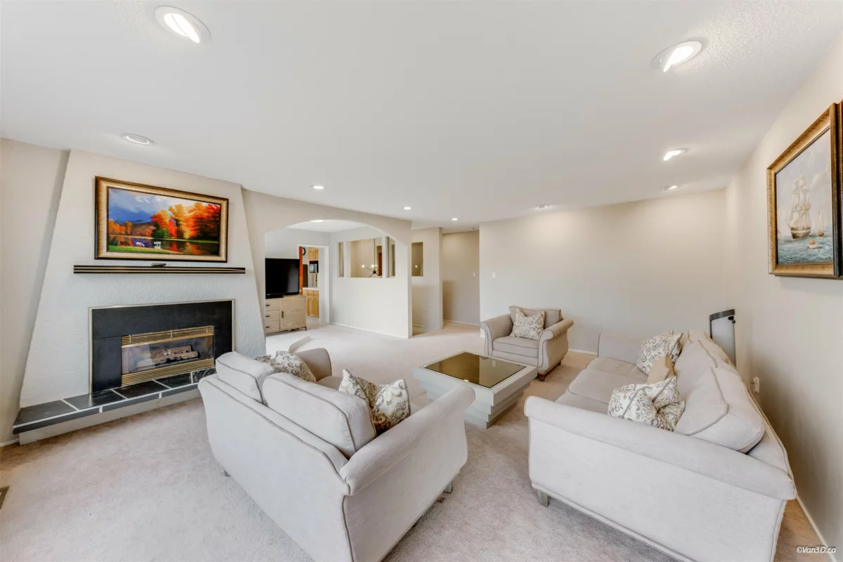 Aerial View of 5571 Claude Avenue, Burnaby, BC