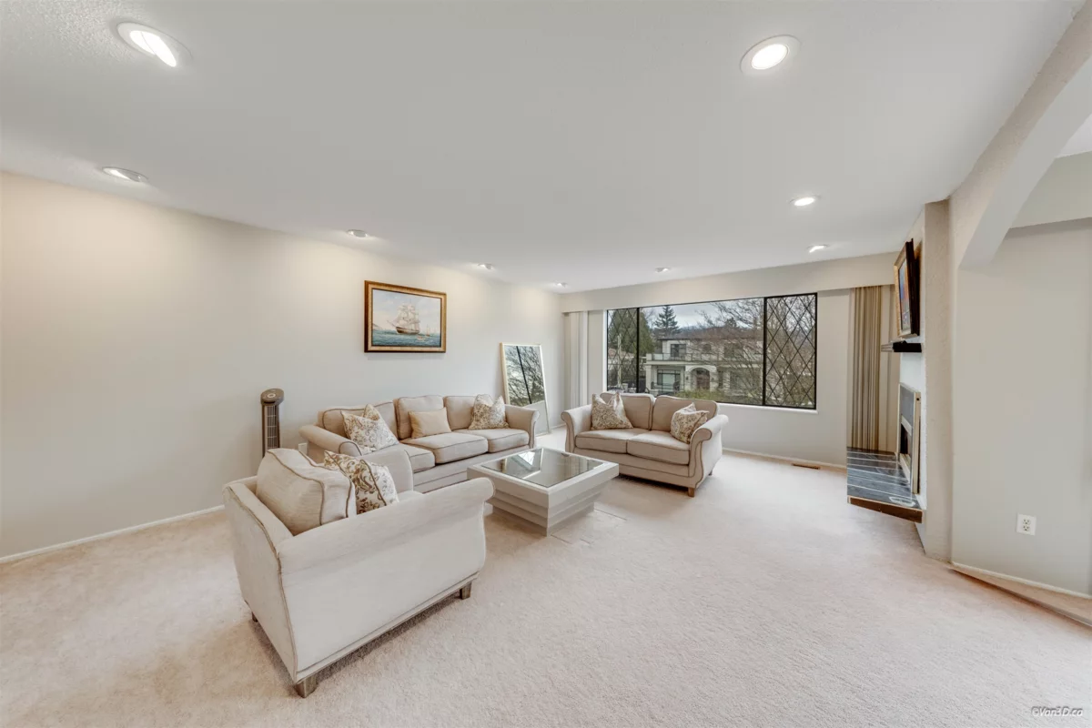 Basement Recreation Room Photo of 5571 Claude Avenue, Burnaby, BC