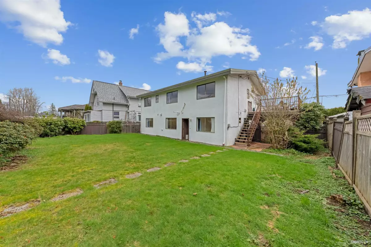 Family Room Photo of 5571 Claude Avenue, Burnaby, BC