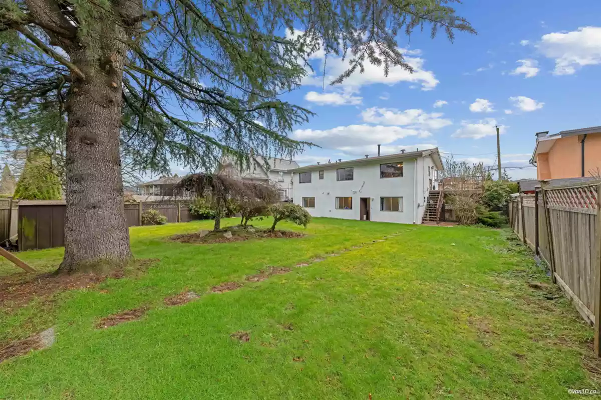 Fitness Center Photo Near 5571 Claude Avenue, Burnaby, BC